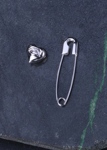 SAFETY PIN Earring with "On ne voit bien  qu'avec le cœur" Charm