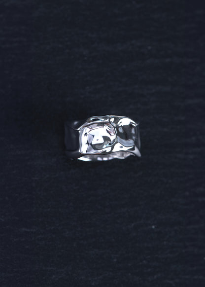 GESCHMELZTER Ring